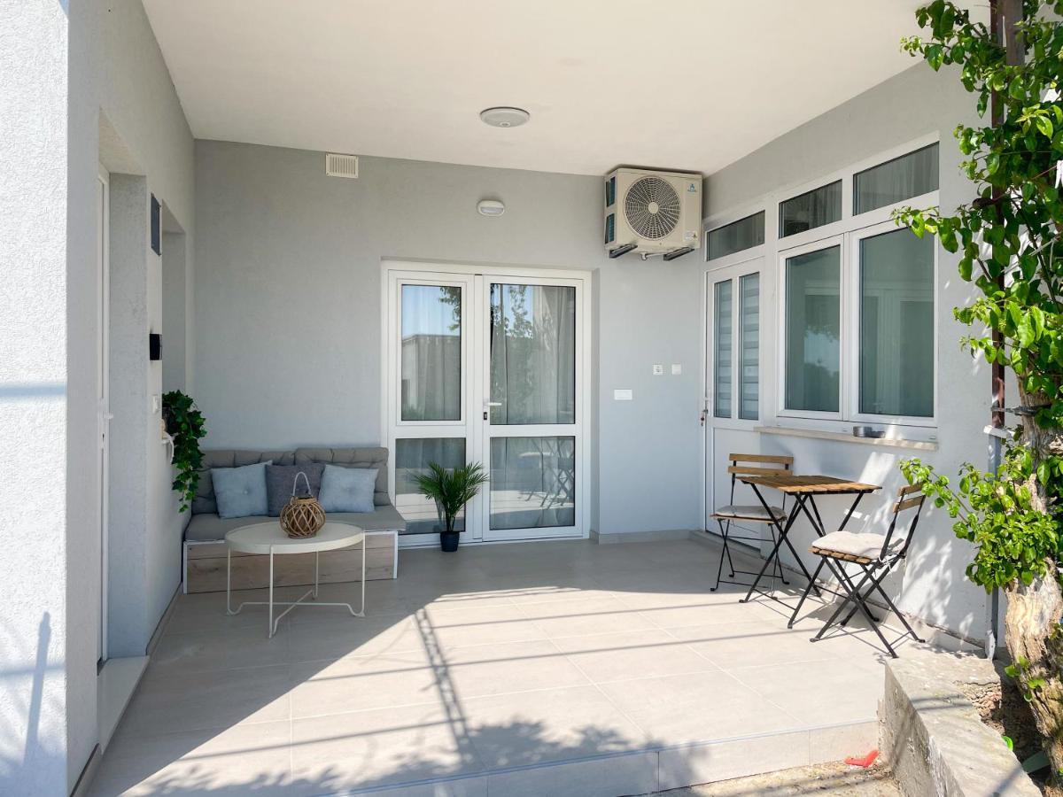 Apartment Modern Overlooking Downtown Makarska